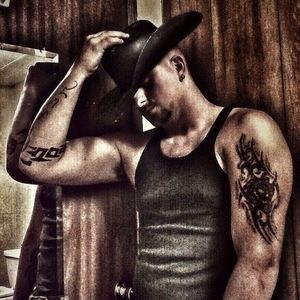 Meet your Posher, Adam